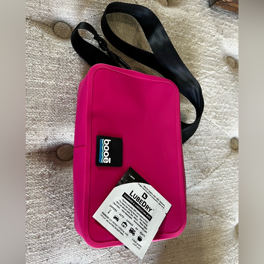 Booe Hot Pink Waterproof Belt Bag used once!